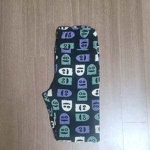 Lularoe one size (OS) cute ghost Halloween legging